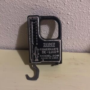 VTG Zebco Fisherman's De-Liar Model 208 - plastic Made in USA w/tape measure